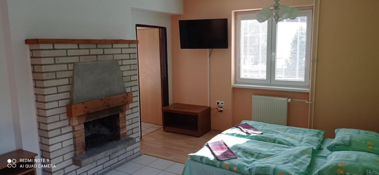 Hotel Salatin Ruzomberok Esterno foto