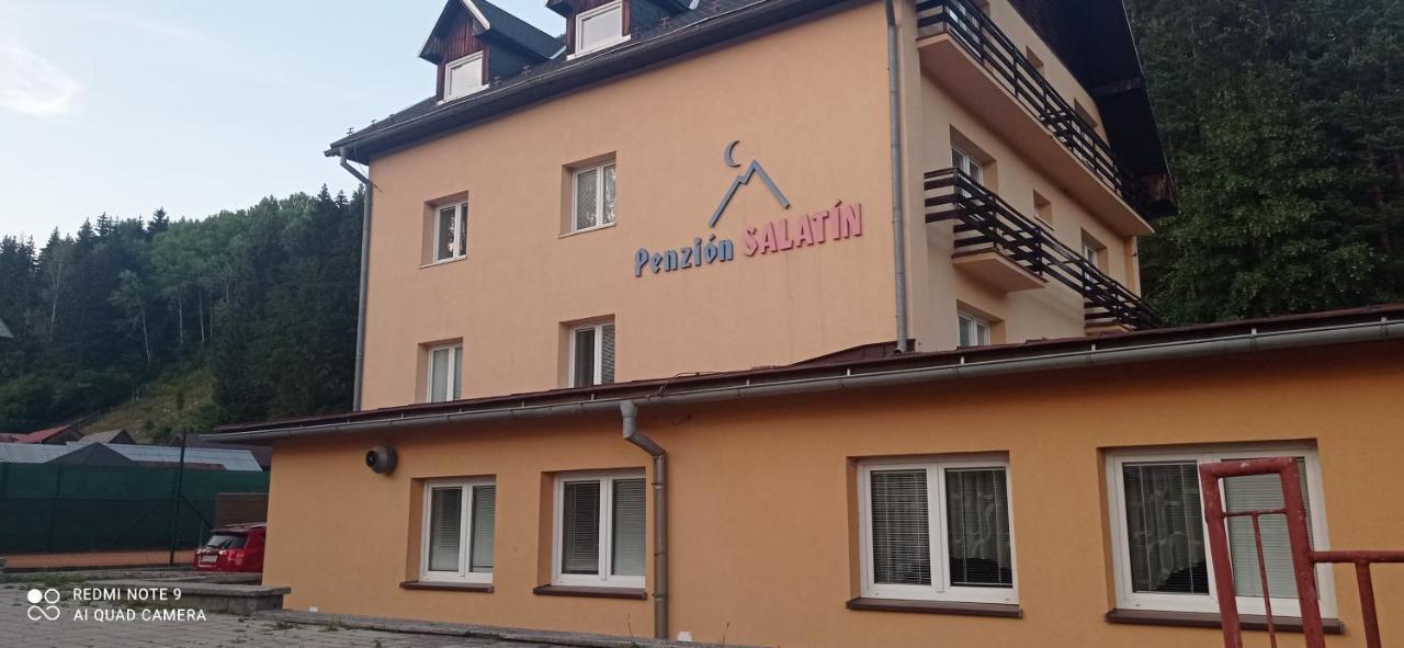 Hotel Salatin Ruzomberok Esterno foto